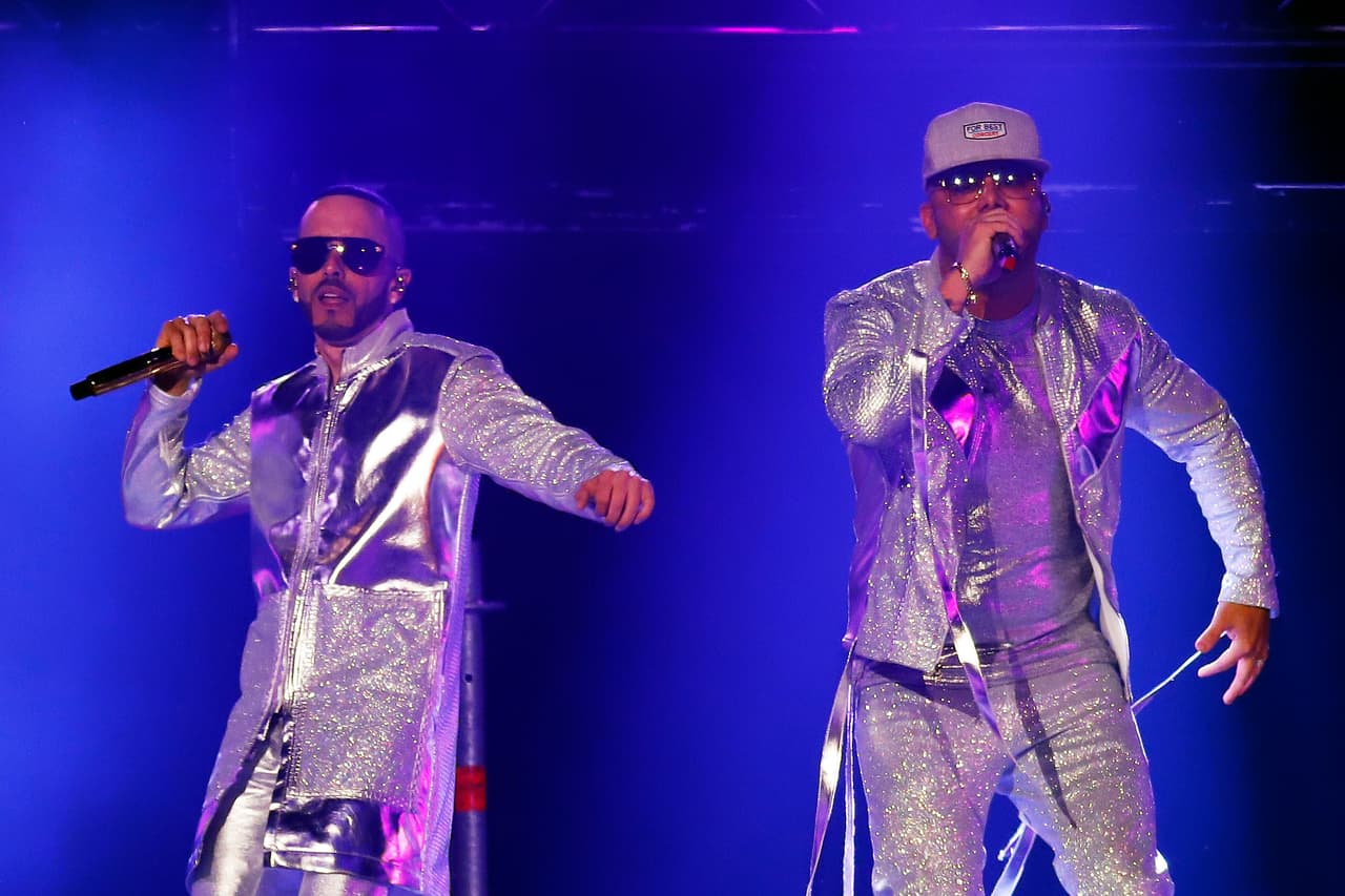 Exitos como "Sexy Movimiento" enloquecieron a todos los asistentes, en una Arena Ciudad de México que estaba a reventar.