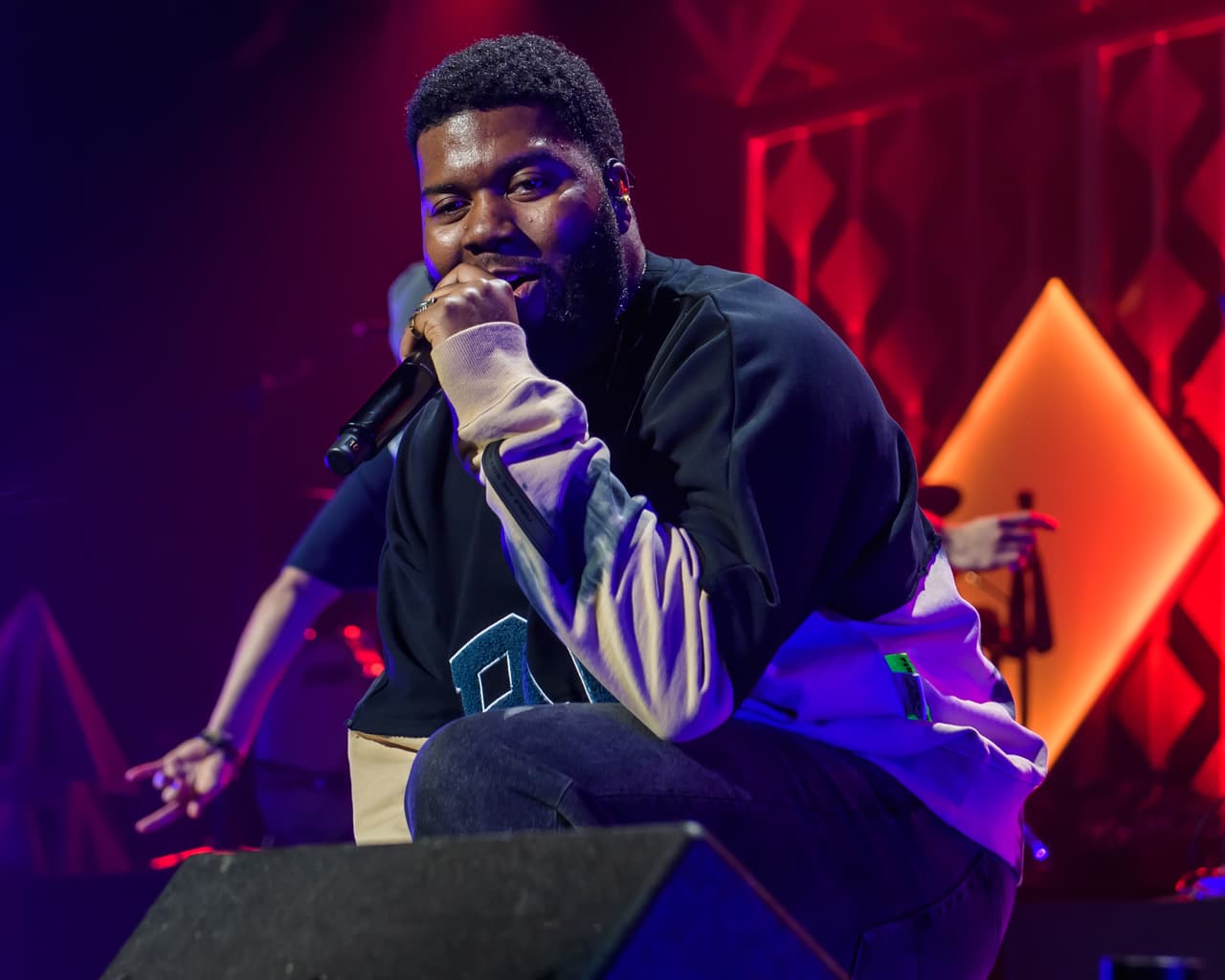 Khalid está empatado con Billie Eilish, con 12 nominaciones.El cantante de 22 años fue nominado por los reconocimientos a: Mejor Artista Billboard 200, Top Radio Songs Artista, Mejor Artista de R&B, Mejor Artista Masculino, entre otros.