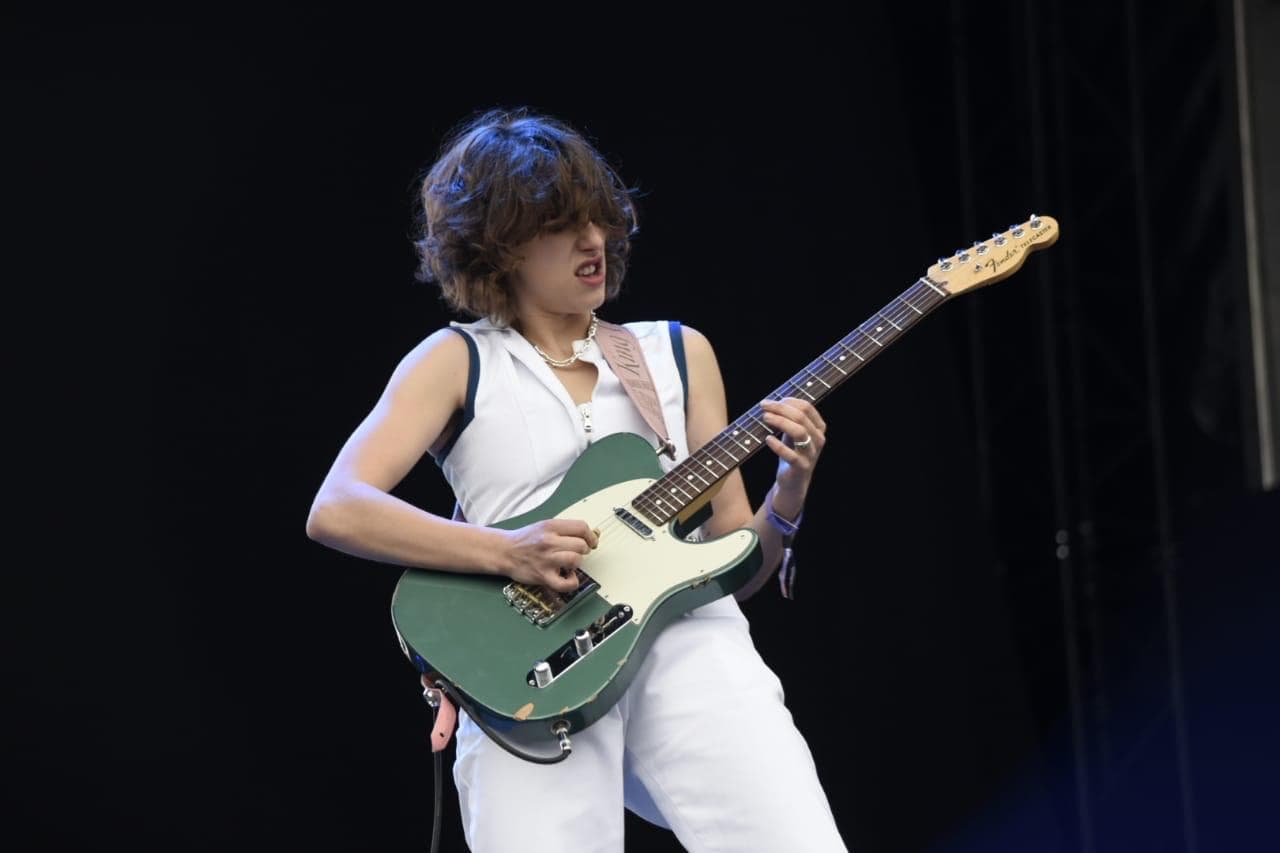 King Princess fue otra de las presentaciones que encendió al público a pesar de haber tocado temprano.