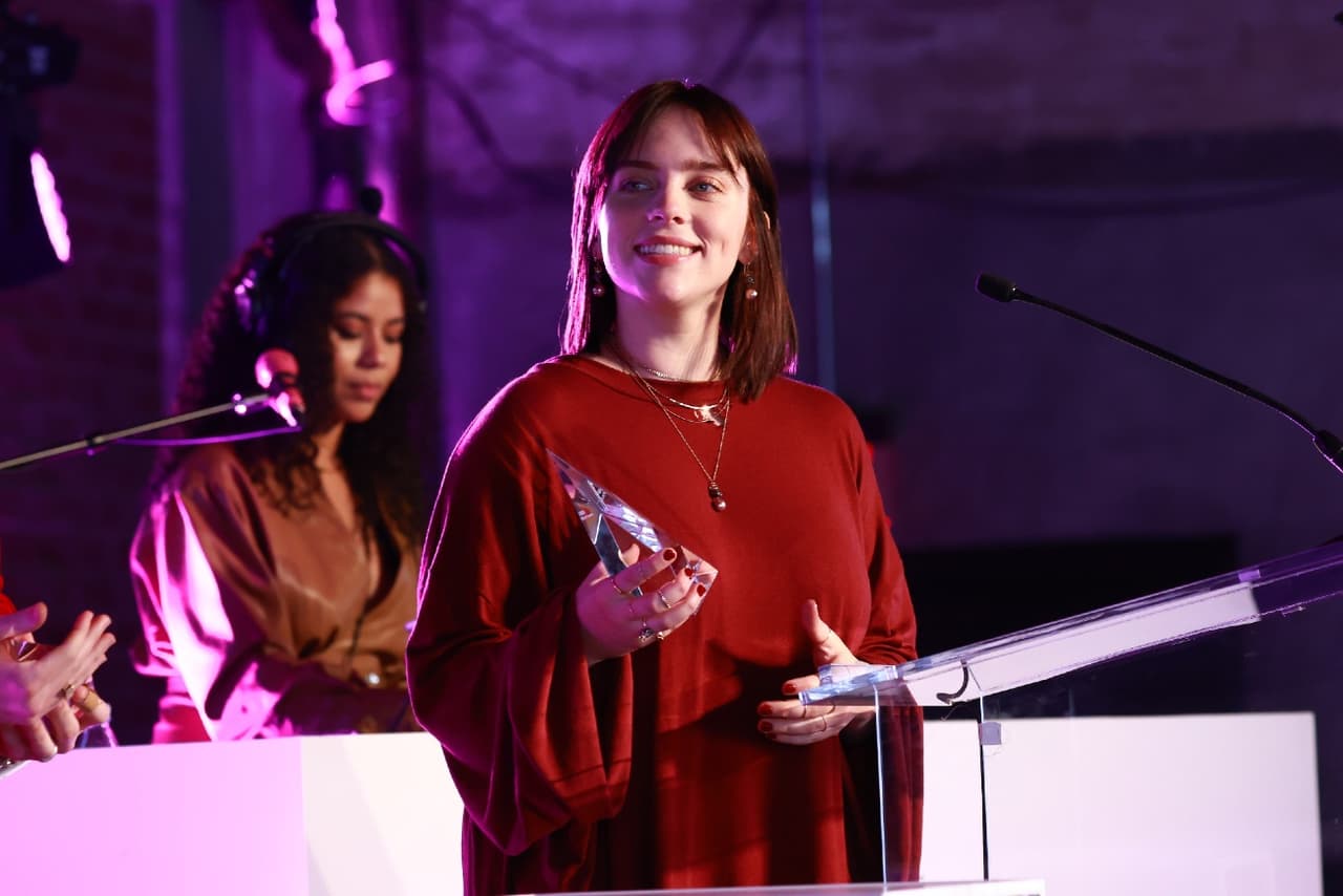 Billie Eilish pospone 3 fechas de su gira: "Happier Than Ever".