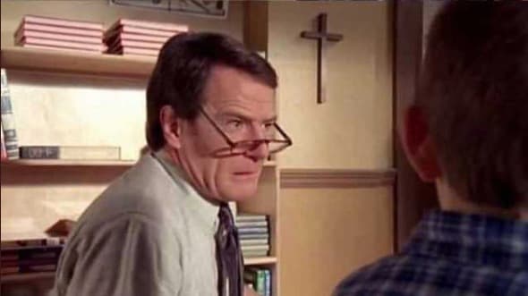"¿Qué significa la T en la pared?" - Dewey