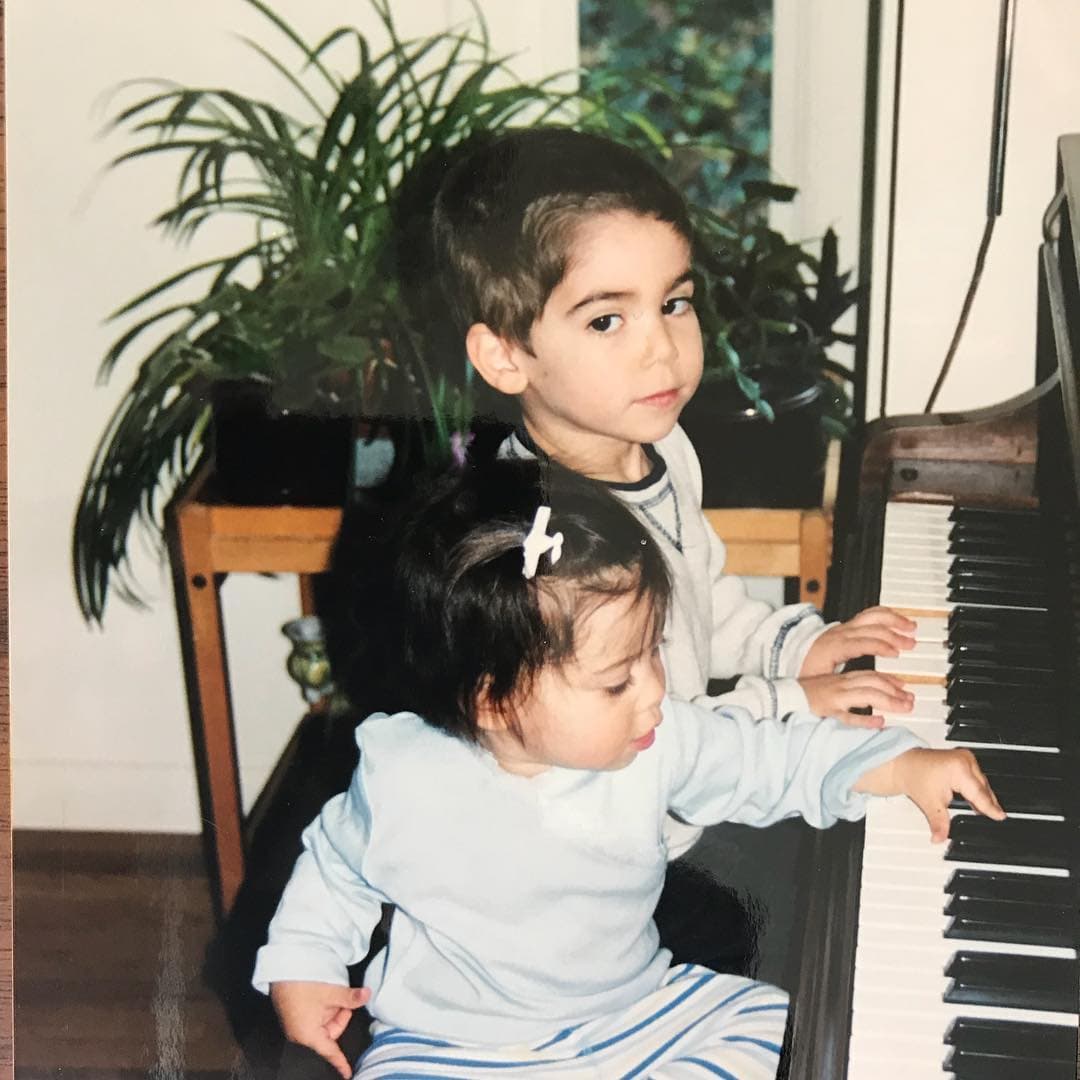 Cameron siempre fue muy unido a su hermana, Maya Boyce, con quien pasaba momentos especiales desde que eran unos pequeñitos.
<br>