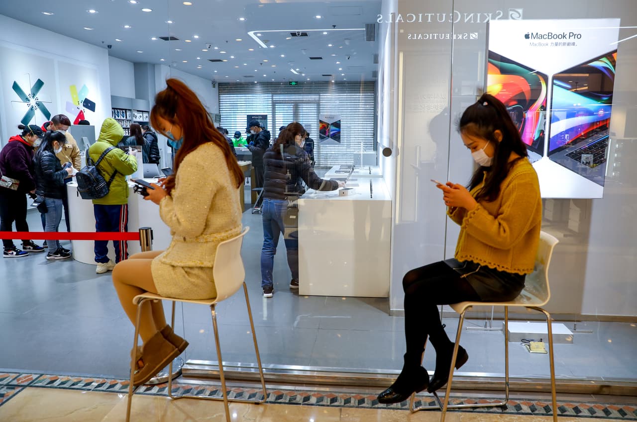 HUBEI, CHINA - MARCH 30: (CHINA MAINLAND OUT)Some shopping mall resume business as the outbreak of novel coronavirus retard on 30th March, 2020 in Wuhan,Hubei,China.(Photo by TPG/Getty Images)