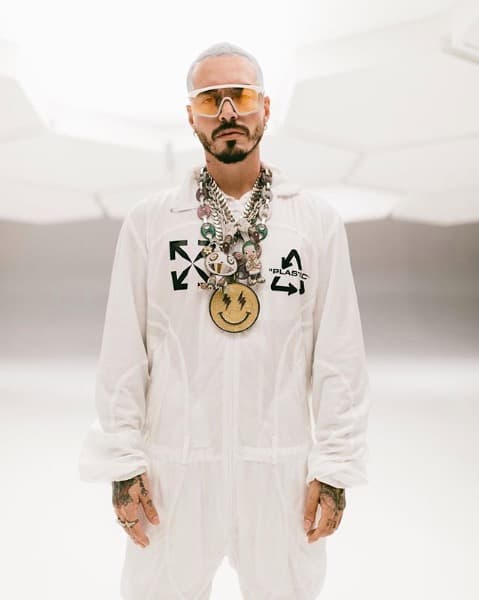 J Balvin es uno de los artistas más grandes que podremos ver en este evento. Recientemente estrenó "Blanco", además, este año ha estado lleno de éxitos gracias a "Oasis", su disco en colaboración con Bad Bunny.