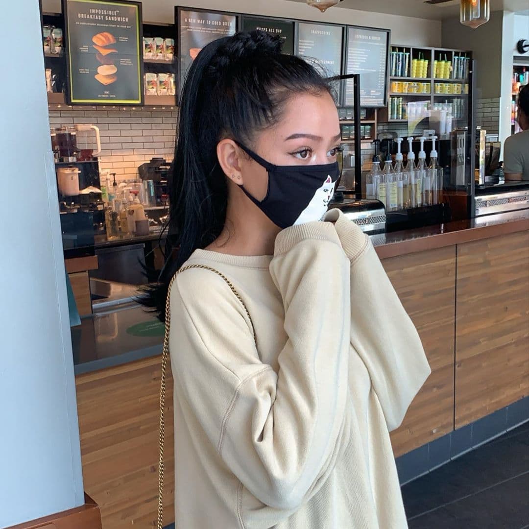 Además de TikTok, si te interesa conocer más de ella, la puedes seguir en su cuenta de Instagram: @bella.poarch