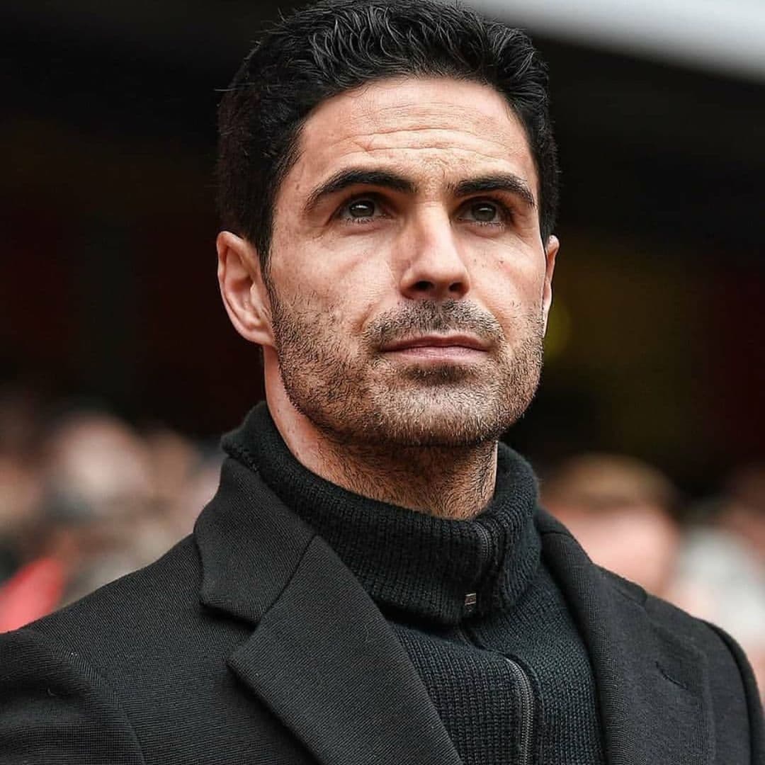 El exfutbolista español y actual entrenador del Arsenal de Inglaterra, Mikel Arteta, fue positivo de coronavirus. Él fue de los primeros casos que salieron a la luz y provocaron que la Premier League se suspendiera.