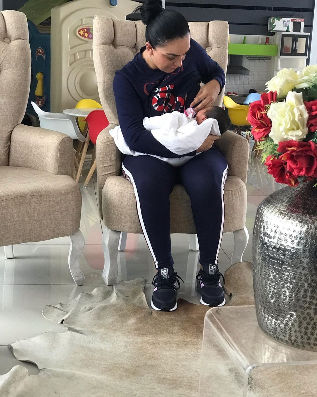 La bebé de Yered Licona, verdadero nombre de la conductora, pesó 3 kilos y 450 gramos.