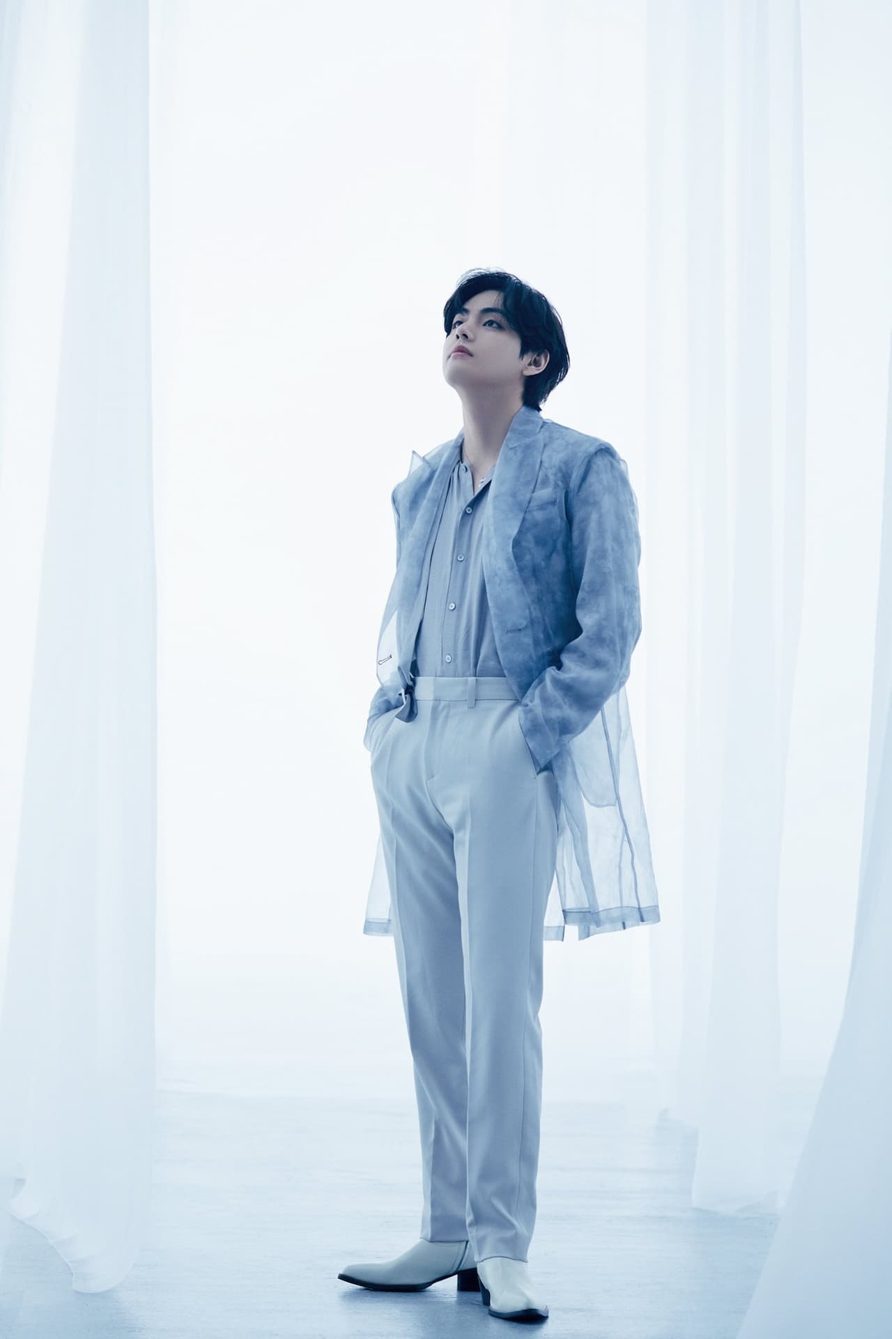 Kim Taehyung publicó una serie de fotos en Instagram con las que ha encantado a ARMY.