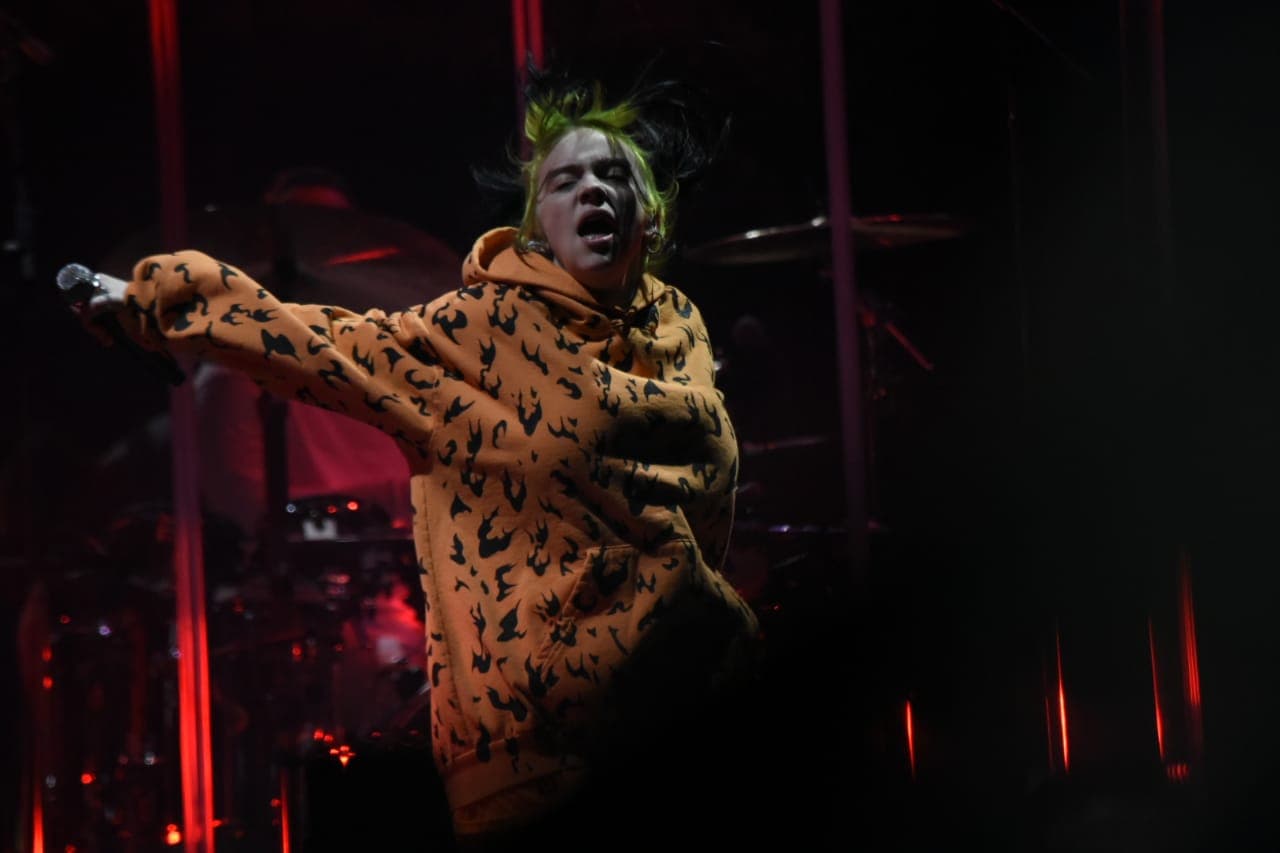 Con canciones como "Bad Guy", "My Strange Addiction" y "Xanny" el público enloqueció.