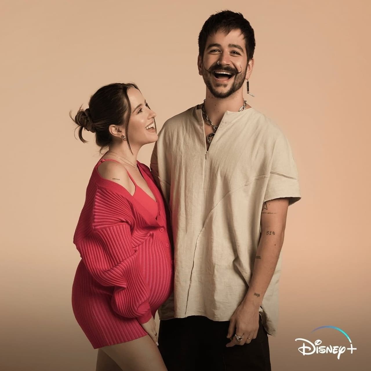 Camilo anunció su nuevo disco con un emotivo video en el que aparecen Índigo y Evaluna.