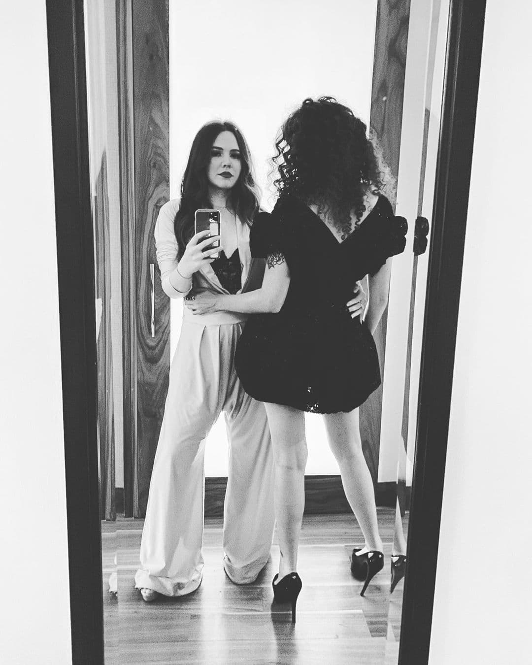 En abril de 2019, Joy utilizó sus redes sociales para dar a conocer dos noticias. La primera era que está enamorada de una mujer y la segunda, que estaban esperando a su primera bebé.