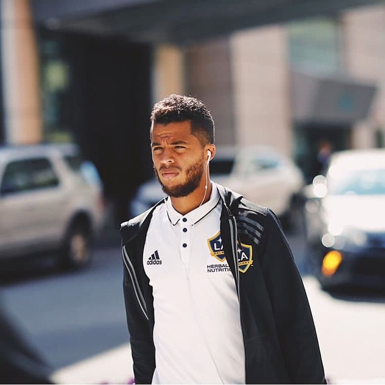 El noviazgo que Belinda tuvo con Giovanni Dos Santos es uno de los más polémicos y comentados de su historial amoroso. Apenas se confirmó el año pasado, aunque todos sabíamos que tenían algo, que se desconoce porqué terminó debido a que la intérprete es muy reservada en cuanto a su vida personal.