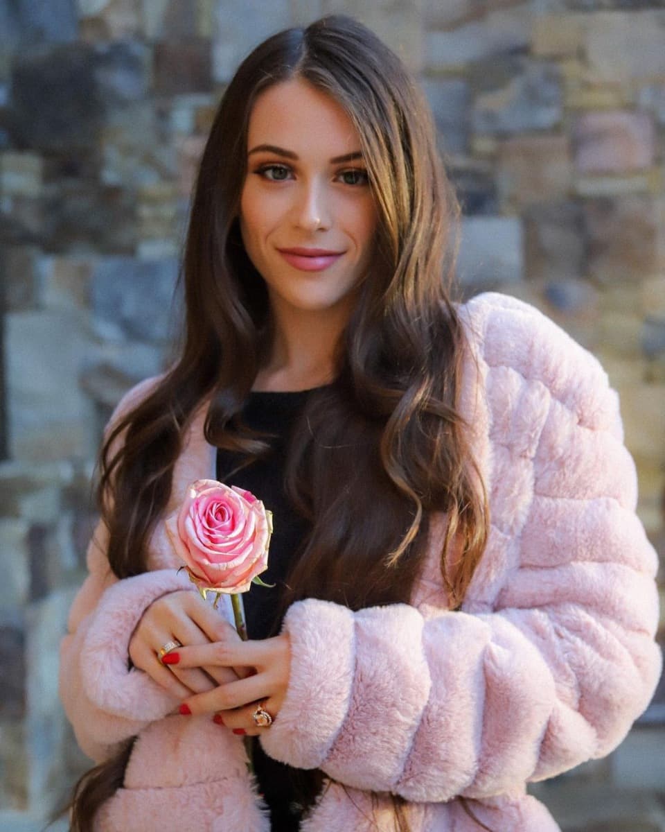 Caitlin Beadles en Instagram