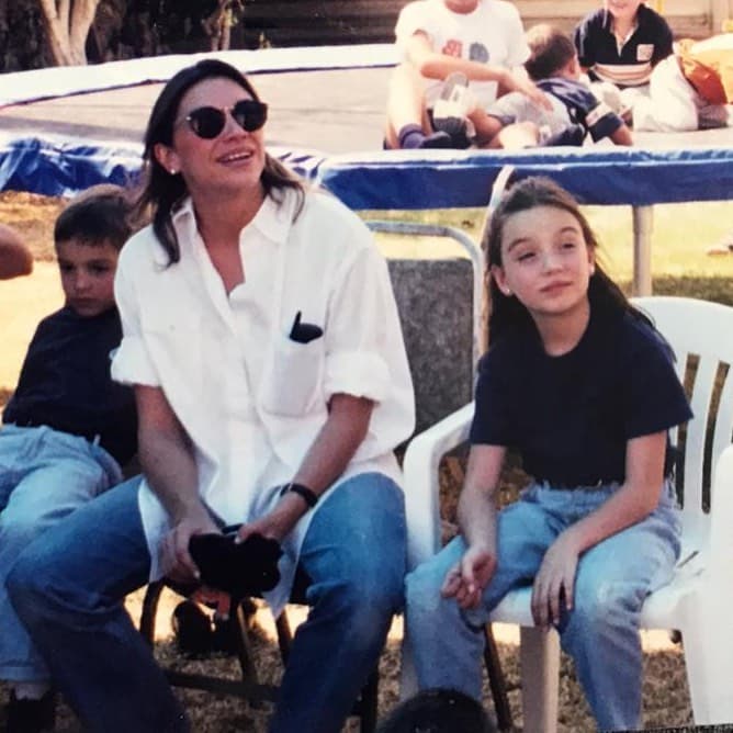 Su padre, Roberto Blandón, es actor de televisión, por lo que desde pequeña se interesó por iniciar una carrera artística y su primera oportunidad no tardaría en llegar.
