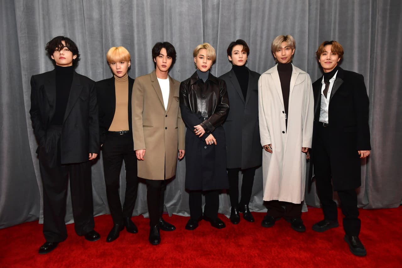 LOS ANGELES, CALIFORNIA - JANUARY 26: BTS attends the 62nd Annual GRAMMY Awards at STAPLES Center on Janu, ary 26, 2020 in Los Angeles, California. (Photo by Emma McIntyre/Getty Images for The Recording Academy)