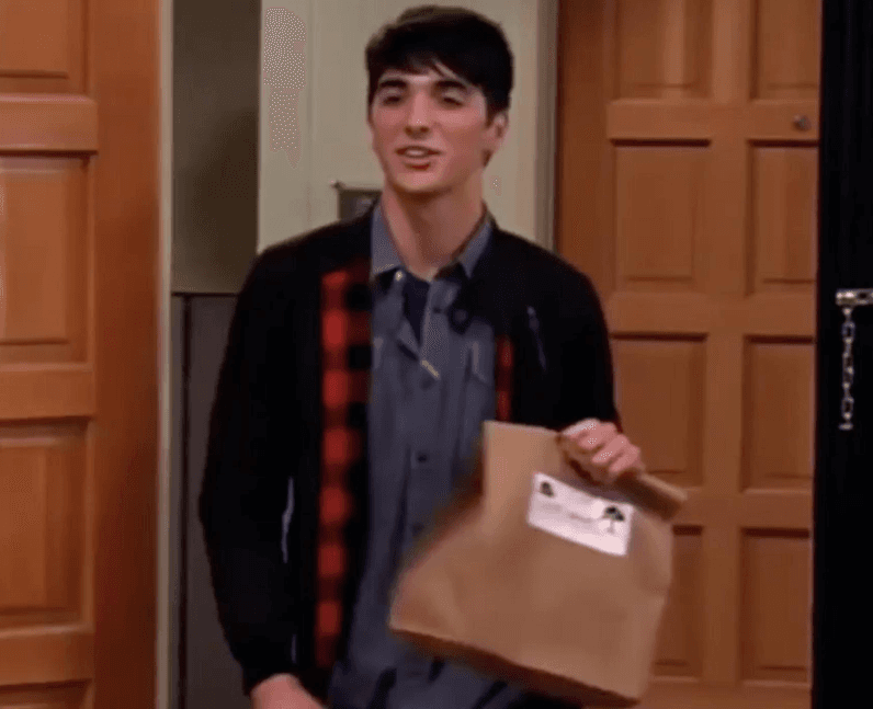 Además, tuvo una breve participación en 'iCarly', en el episodio "iGet Banned", de la temporada 6.