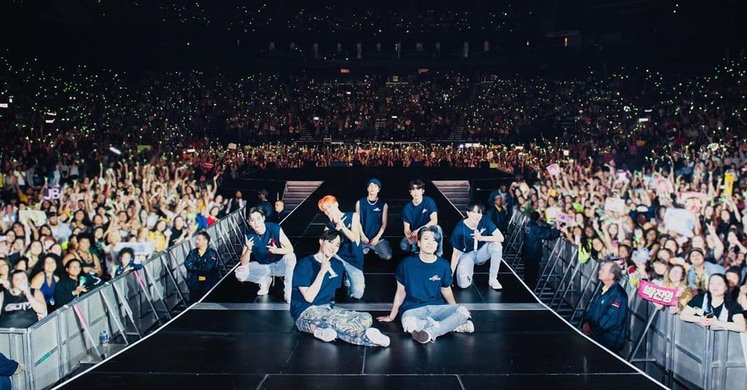 Para el 'World Tour Keep Spinning', JB, Mark Tuan, Jinyoung, Jackson Wang, Youngjae, BamBam y Yugyeom, practican durante horas; así se aseguran de que cada paso que hacen sobre el escenario sea impecable, cada nota que interpretan suene bien y el espectáculo impacte a todos los presentes.