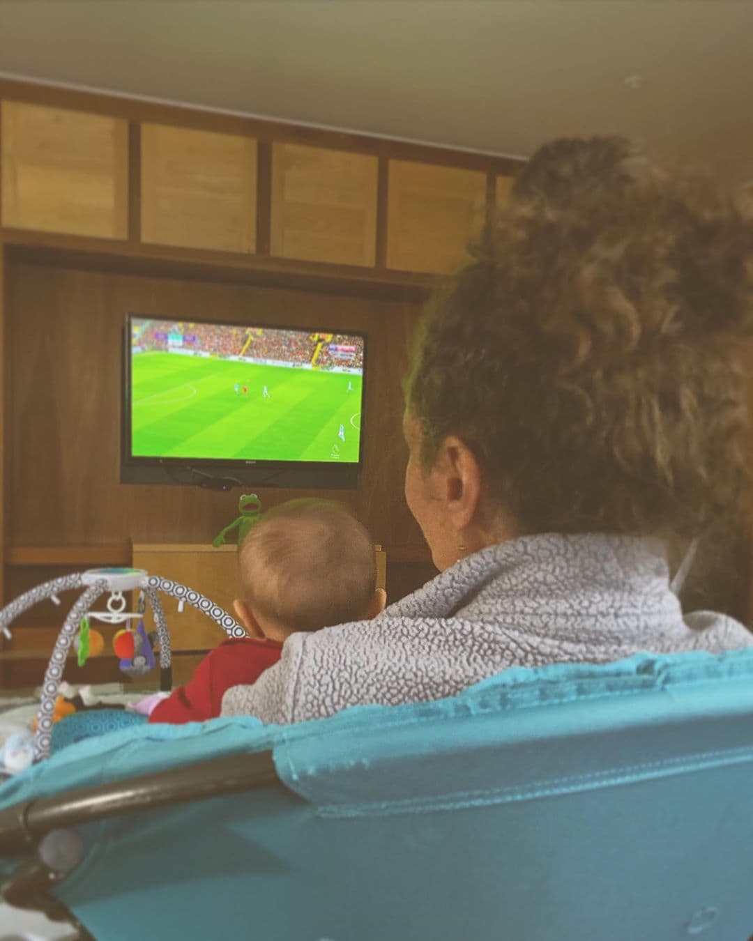 Pese a que trata de mantener su vida familiar en privado, el amor que siente por ellas lo refleja con las imágenes que comparte.