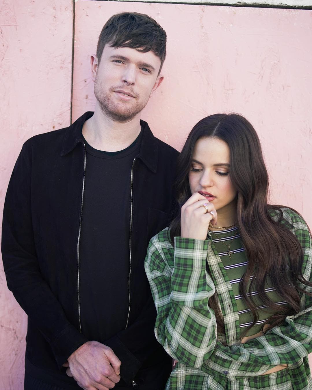 El británico James Blake la invitó a colaborar para un tema "Barefoot in the Park" y en sus redes compartió momentos especiales que pasaron juntos.