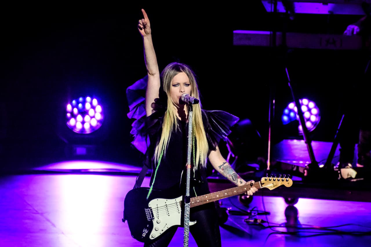 TORONTO, ONTARIO, CANADA - 2019/10/06: Canadian singer and songwriter, Avril Lavigne, performs a sold out show in Toronto. (Photo by Angel Marchini/SOPA Images/LightRocket via Getty Images)