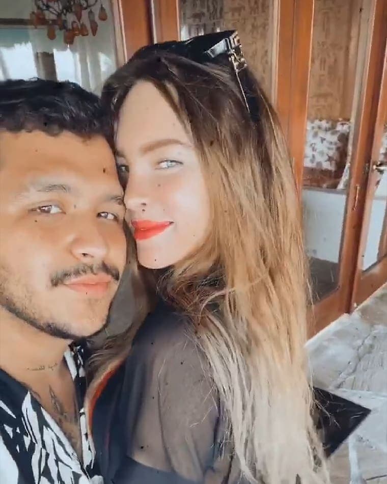 El parecido entre Belinda y la hermana de Christian Nodal deja en shock a fans