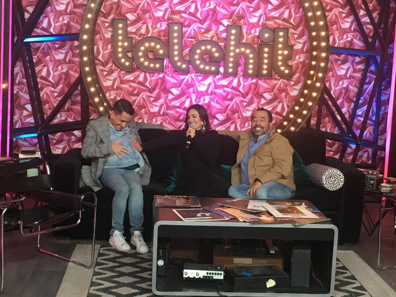 Raúl y el 'Borrego' se avientan un round de comedia con Luz Elena González