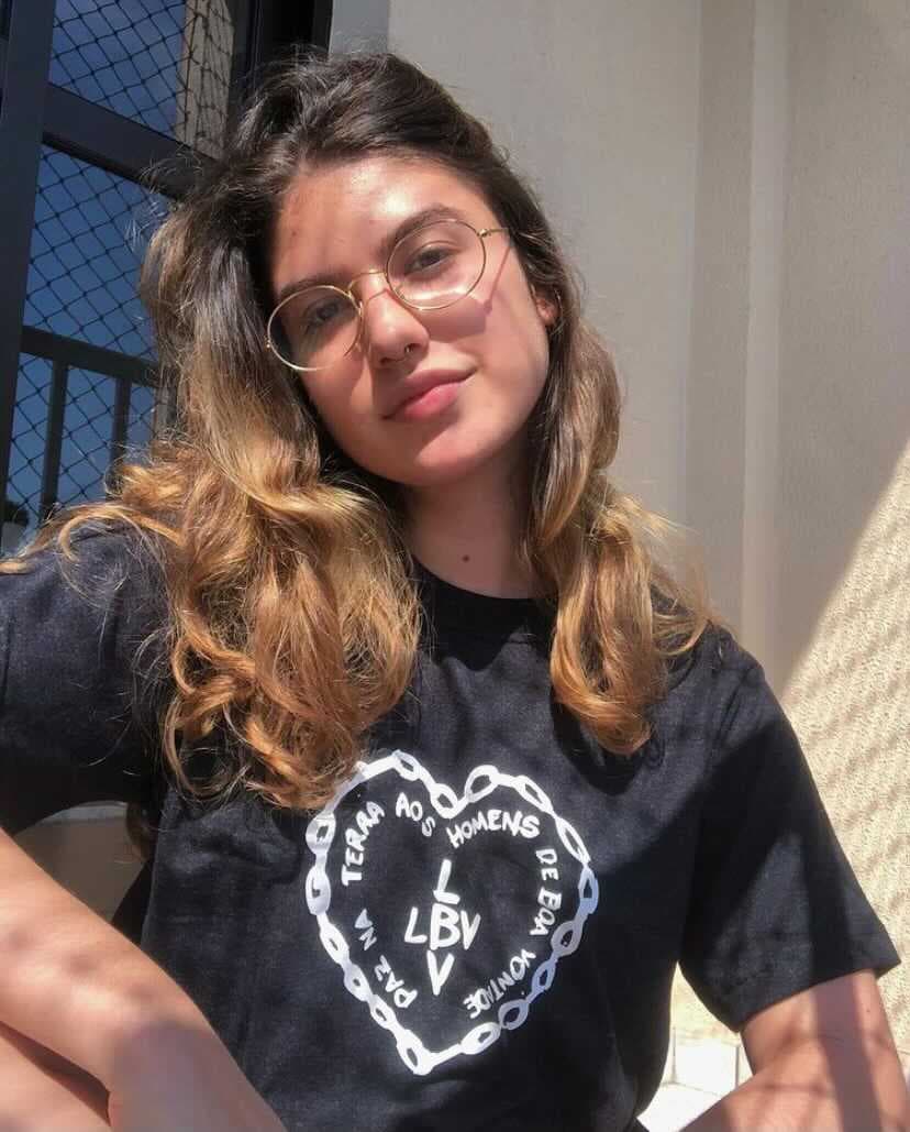 Giovanna Grigio es una actriz brasileña de 23 años que ha estado en varias telenovelas de su país desde muy pequeña, pero fue hasta el 2017 que decidió incursionar en el cine, estando en películas como ‘El Mejor de Brasil’, ‘Chiquititas’ y ‘Band Kids’.
<br>