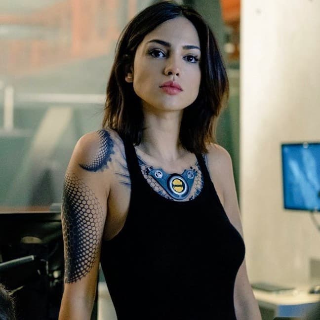 Eiza González estrenó "Bloodshot" recientemente, película en la que interpreta a "KT".